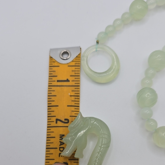 Vintage Chinese Carved Jade Green Beaded Necklace With Dragon Clasp - Picture 5 of 8